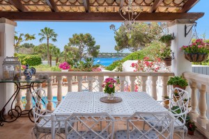 Lovely, semi-detached sea view villa with gorgeous garden in Porto Petro