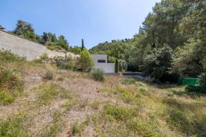 Plots with lots of potential and a great location in Cala San Vicente
