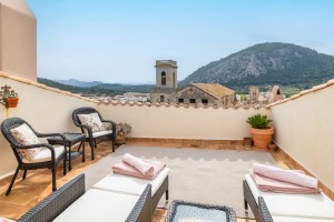Perfectly positioned village house with incredible views in Pollensa old town