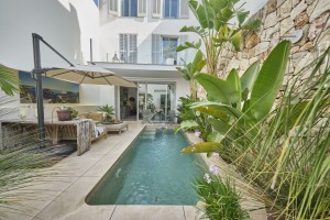 Well-presented 3 bedroom house with courtyard garden in Portocolom