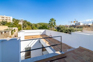 Partially renovated house with views of the Puig de Maria in Pollensa