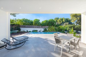 Newly built modern villa with 4 bedrooms, 2 reception rooms, and a basement level in Bonaire Alcudia