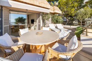 Chic sea view apartment metres from the beach in Illetes, Mallorca
