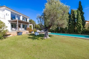 Exclusive modern villa with heated pool, holiday rental license and fantastic views near Pollensa town