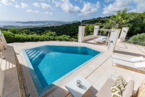 Luxury, 4-bedroom villa with sea views, bright interior and pool in Costa d'en Blanes