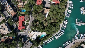 Unmissable corner plot with panoramic views for sale metres from Santa Ponsa yacht club
