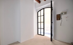 Potential three bedroom groundfloor apartment in Palma's old town