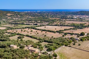 Rural finca minutes from the beach in Sant Llorenc
