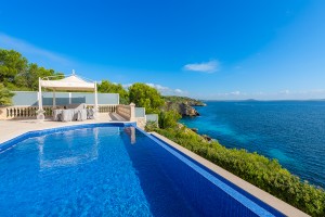 Front line villa with panoramic sea views in Sol de Mallorca