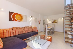 Excellent 2 bedroom apartment with private roof terrace in Pollensa