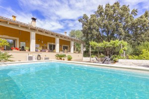 Charming 5 bedroom villa with pool near Pollensa old town