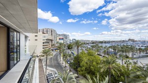 Luxury seafront apartment overlooking Palma´s famous Paseo Marítimo