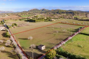 Idyllic plot with permission to build a 500m2 house with pool in Alcudia