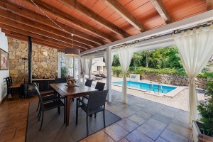 Delightful 3 bedroom villa with private garden and pool in Portals Nous