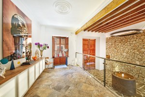 Fantastic village home with lots of character in Fornalutx