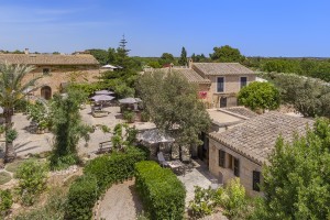 Restored boutique-hotel with pool in Ses Salines