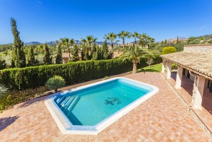 Spacious family villa with private pool close to the town in Calvià