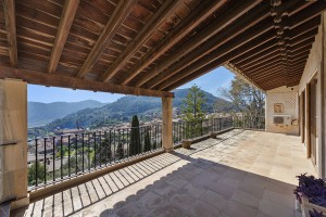 Hillside villa with rental license and fantastic views on the outskirts of Valldemossa