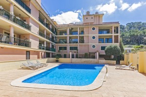 3 Bedroom apartment with community pool, 100m from the sea in Puerto Andratx