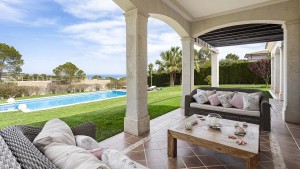 Villa in elevated position with open sea views in Cala Vinyes