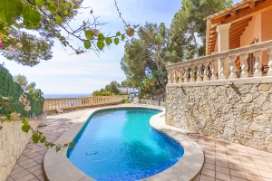 Spacious villa with beautiful sea views in Costa den Blanes
