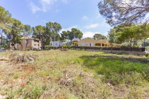 Residential plot, close the beach and marina in Santa Ponsa