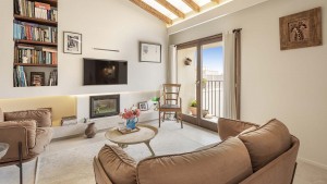 Stylish 2 bedroom apartment with traditional elements in Santa Maria