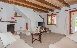 Attractive villa with rental license and pool in the lovely Pollensa countryside
