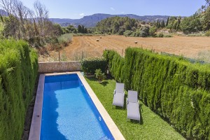Village house with outstanding views on the outskirts of Puigpunyent