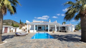 882537 - Country Home for sale in Sayalonga, Málaga, Spain