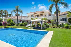 Villa independiente en venta en Nueva Andalucía, Marbella, Málaga, España