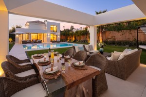 Detached Villa In vendita in Nueva Andalucía, Marbella, Málaga, Spagna