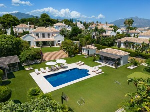Freistehende Villa zu verkaufen auf New Golden Mile, Estepona, Málaga, Spanien