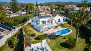 Villa en venta en Elviria, Marbella, Málaga, España