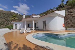 exceptional villa with pool and seaviews