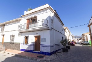 Traditional townhouse in Riogordo