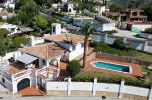 Detached villa with private pool