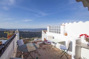 Charming townhouse with roof terrace, Canillas De Aceituno