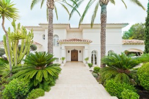 Luxurious Villa in the exclusive Cortijos de San Rafael