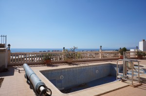 A fabulous detached 4 bedroom villa with stunning sea views in Torrox Costa