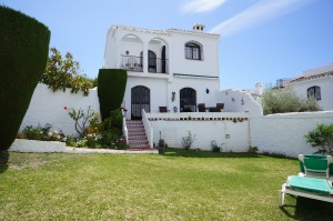 Detached Villa In vendita in Nerja, Málaga, Spagna