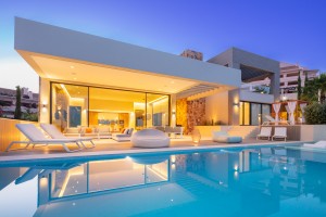 Villa zu verkaufen auf Nueva Andalucía, Marbella, Málaga, Spanien