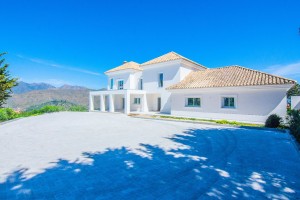 Freistehende Villa zu verkaufen auf Marbella East, Marbella, Málaga, Spanien