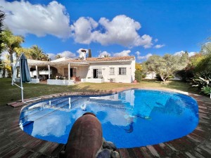 824587 - Villa for sale in Las Chapas Playa, Marbella, Málaga, Spain
