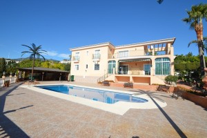 Villa In vendita in Benalmádena, Málaga, Spagna