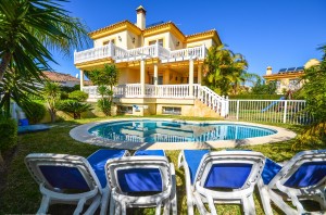 Villa for sale in La Sierrezuela, Mijas, Málaga, Spain