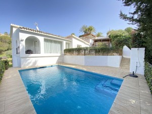 Villa en venta en El Rosario, Marbella, Málaga, España