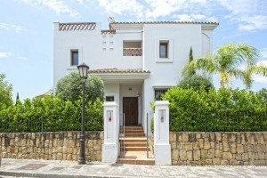Villa for sale in New Golden Mile, Estepona, Málaga, Spain