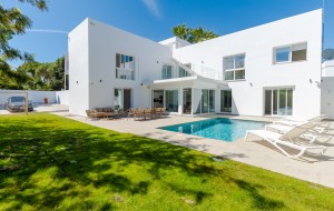 Detached Villa In vendita in Nueva Andalucía, Marbella, Málaga, Spagna