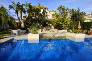 Villa for rent in Las Chapas, Marbella, Málaga
